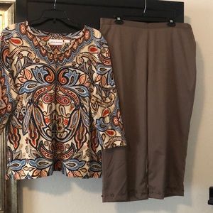 Alfred Dunner multicolored blouse with matching Capri pants